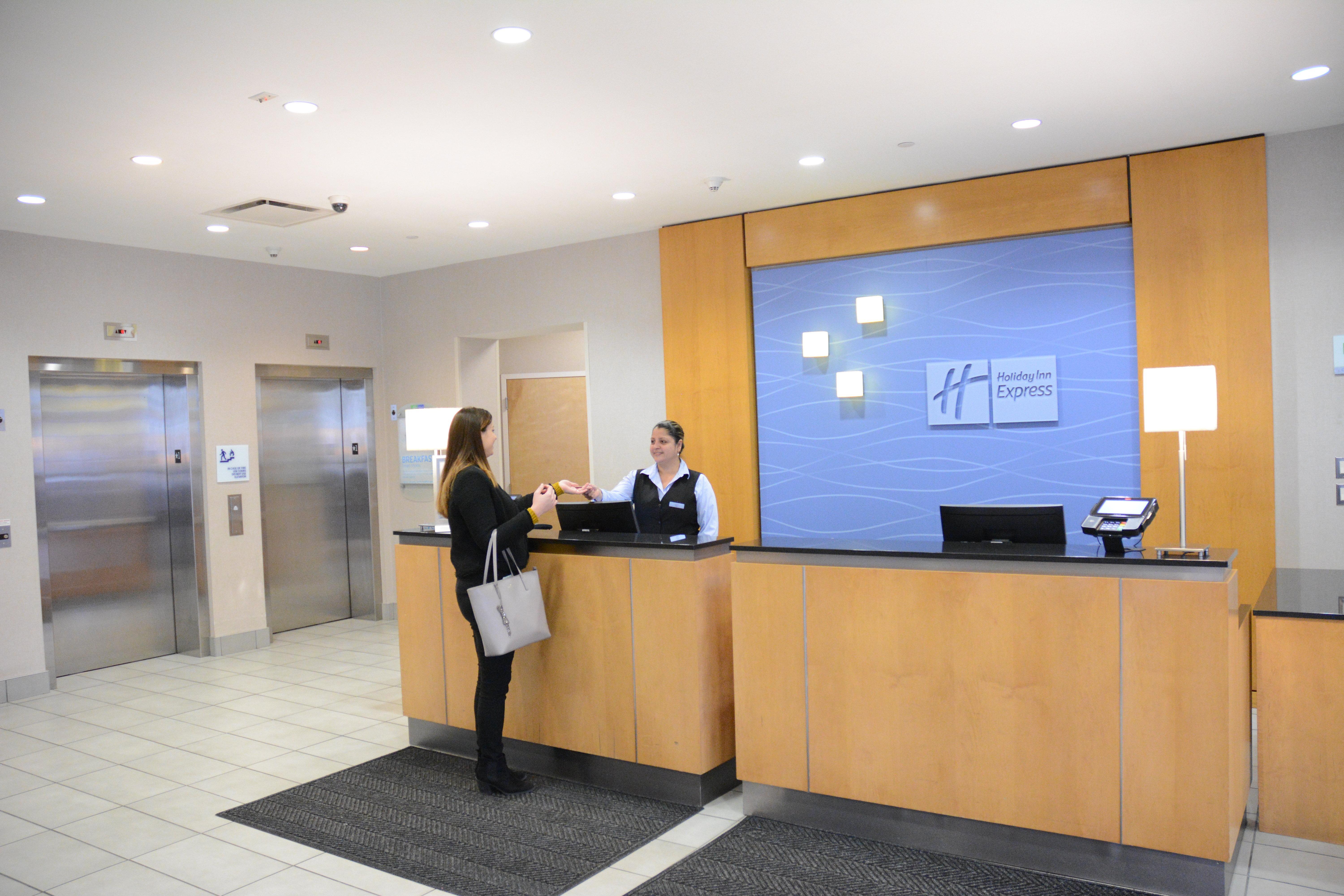 Holiday Inn Express Stamford, An Ihg Hotel 外观 照片