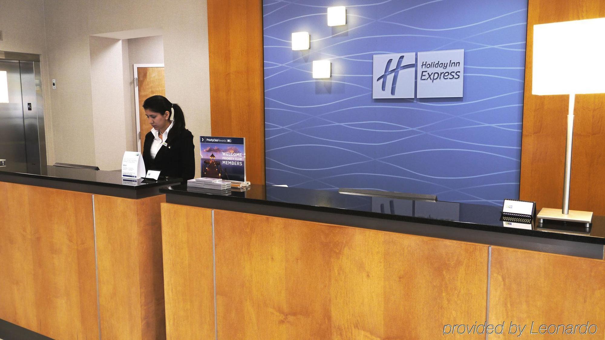 Holiday Inn Express Stamford, An Ihg Hotel 内观 照片
