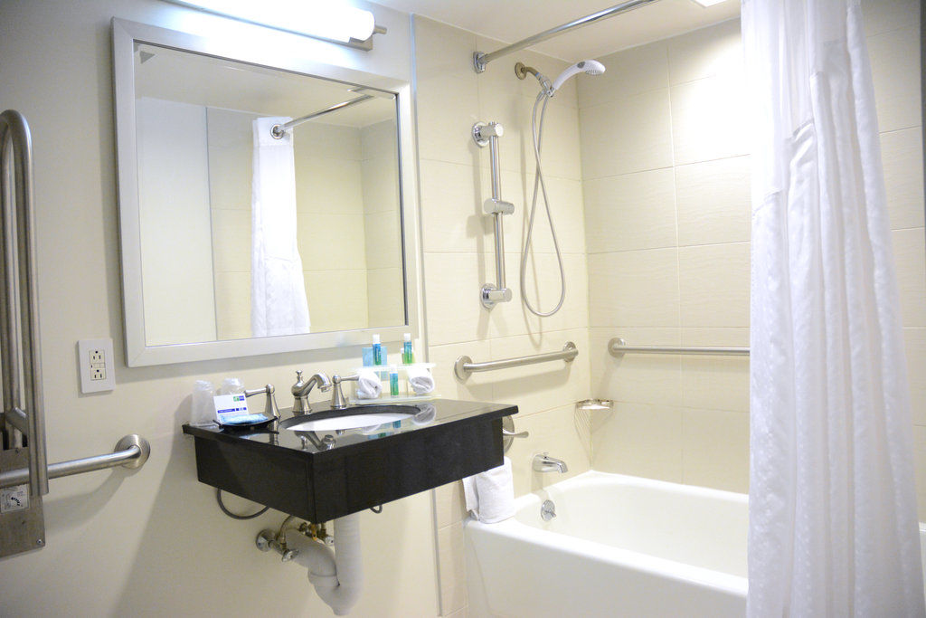Holiday Inn Express Stamford, An Ihg Hotel 外观 照片